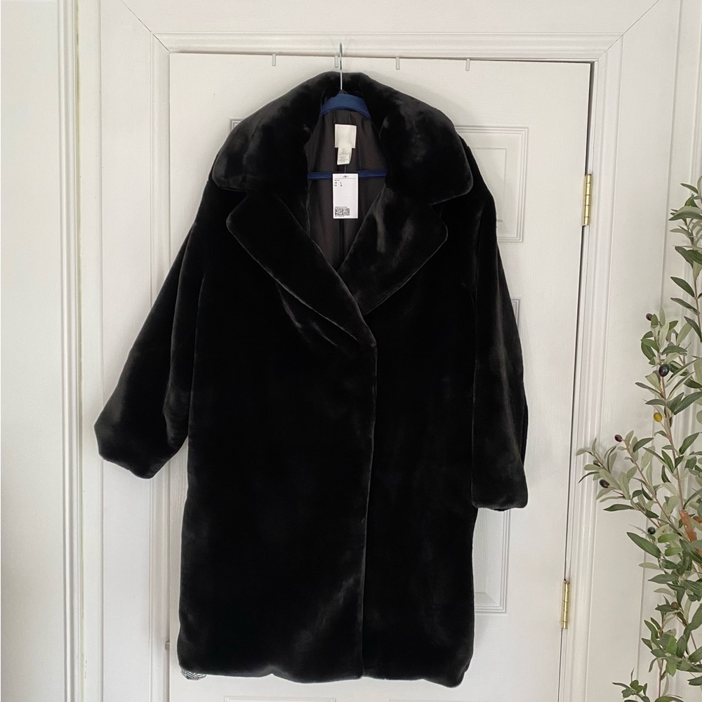 H&M black faux fur coat size large